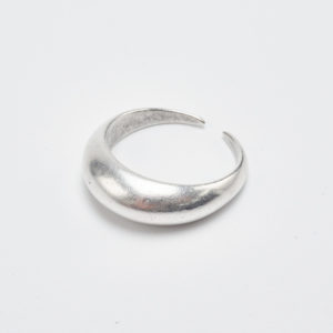 curvy silver ring plain