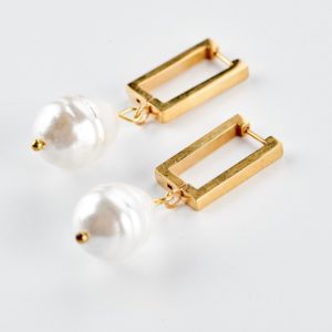 Pearls chunky hoops earrings gold