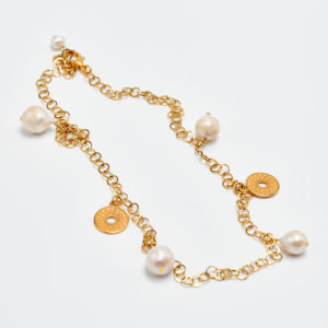Femini gold necklace with pearls