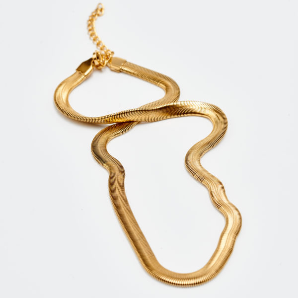 chain gold necklace in snake pattern