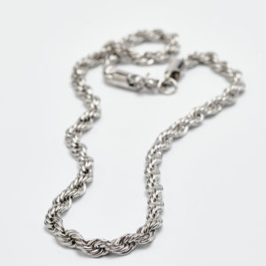 bold turn s silver necklace