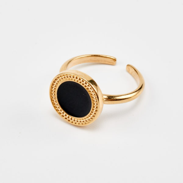 trail ring in gold and black