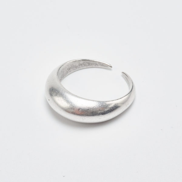 curvy silver ring plain