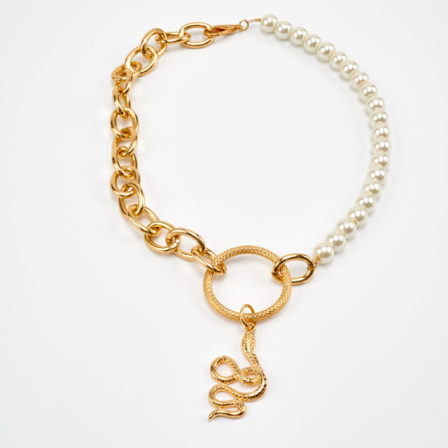 Chain layering στα κολιέ: o γυναικείος δυναμισμός μέσα από τα κοσμήματα