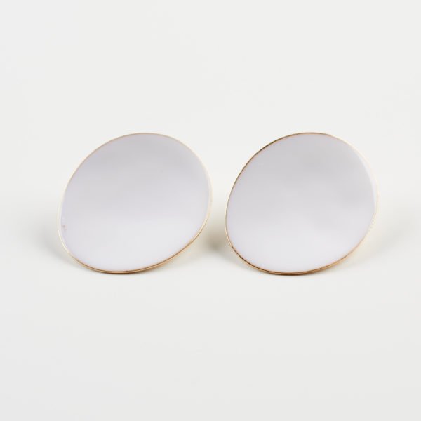 round pure white earrings by mond jewels