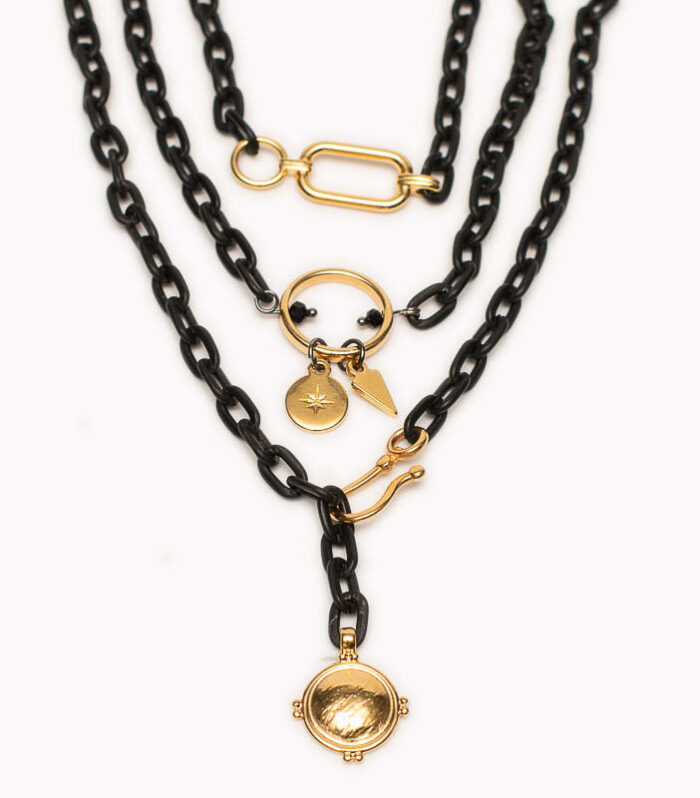 Αλυσιδα μαύρη κολιέ με κρεμαστά